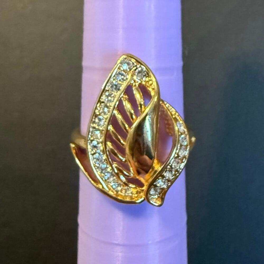Fallon Jewelry Gold Leaf Ring Rhinestone Size 8.5